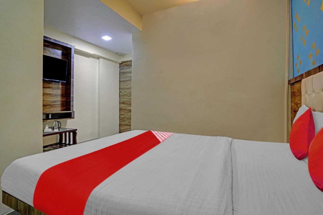 Pop 81030D Hotel Crystal Park Jogeshwari Mumbai Exterior photo