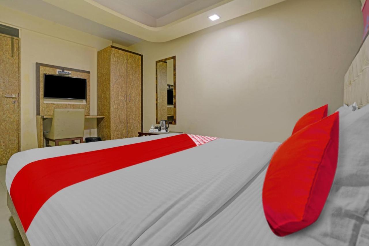 Pop 81030D Hotel Crystal Park Jogeshwari Mumbai Exterior photo